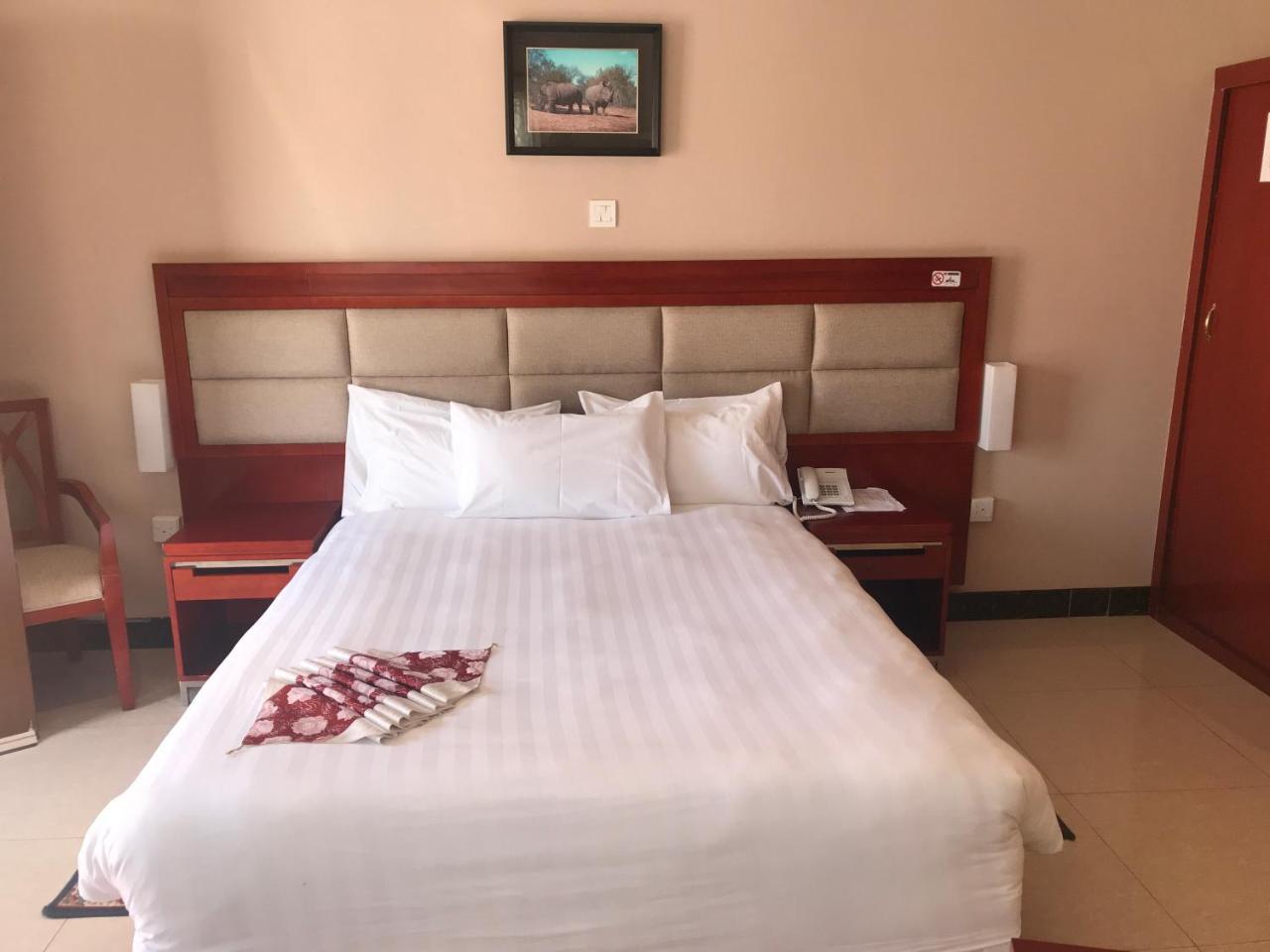 Northern Rock Hotel Mpika Δωμάτιο φωτογραφία